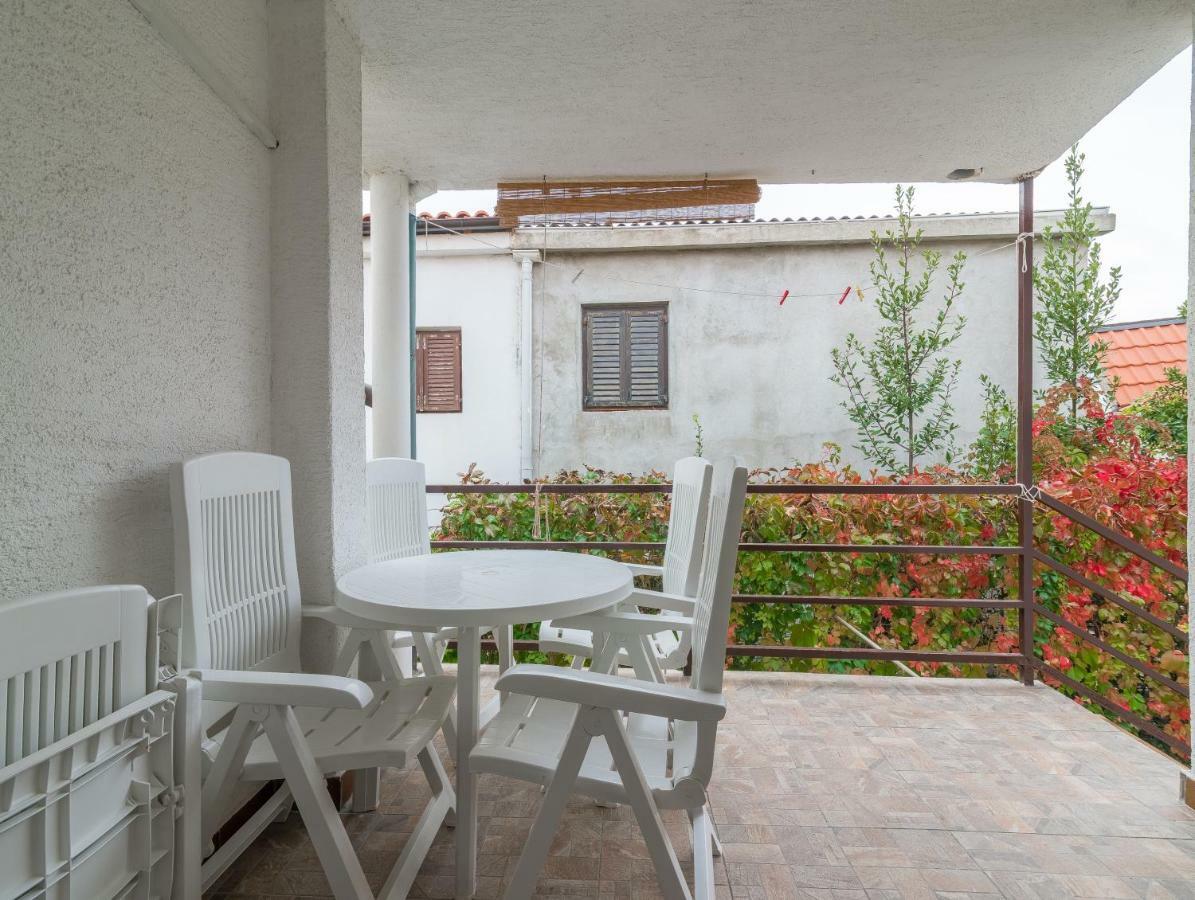 Apartments Domi Vir Exterior photo