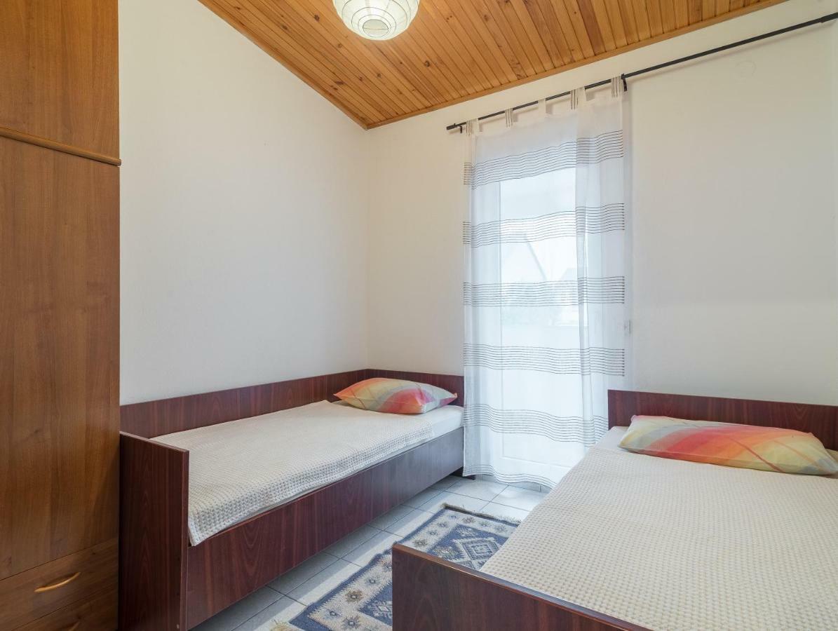 Apartments Domi Vir Exterior photo