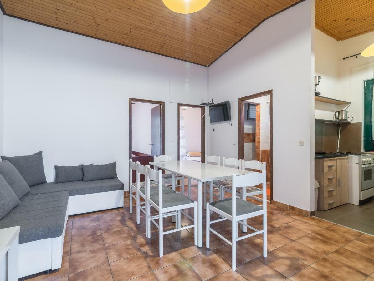 Apartments Domi Vir Exterior photo